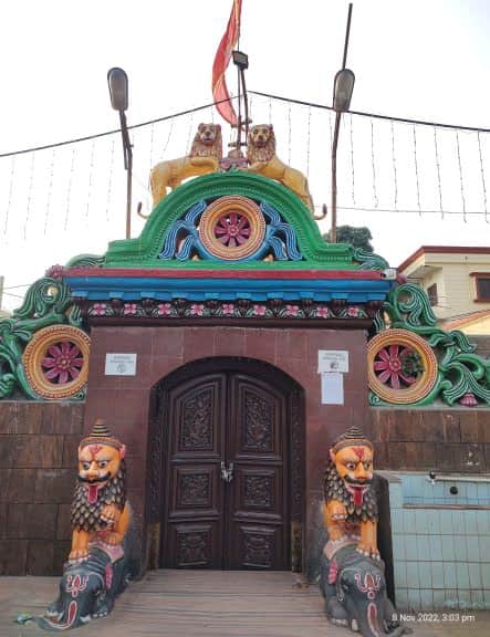 The top 10 places to visit in Cuttack is just incomplete without Cuttack Chandi Temple